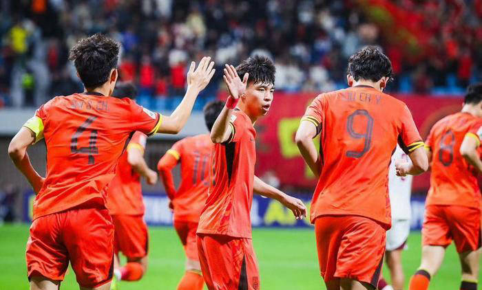 雷速体育比分直播-国家队备战世预赛，球队备受瞩目