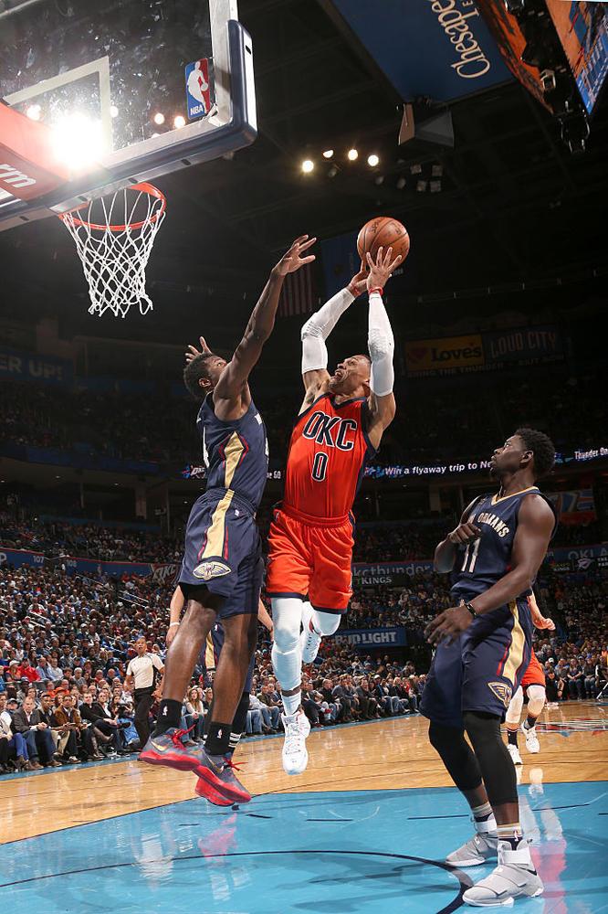 雷速体育官网-辽宁队翻盘魔术，浓眉哥扛起全队