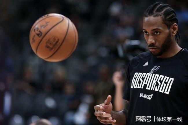 湖人鏖战江苏队，伦纳德刷新纪录