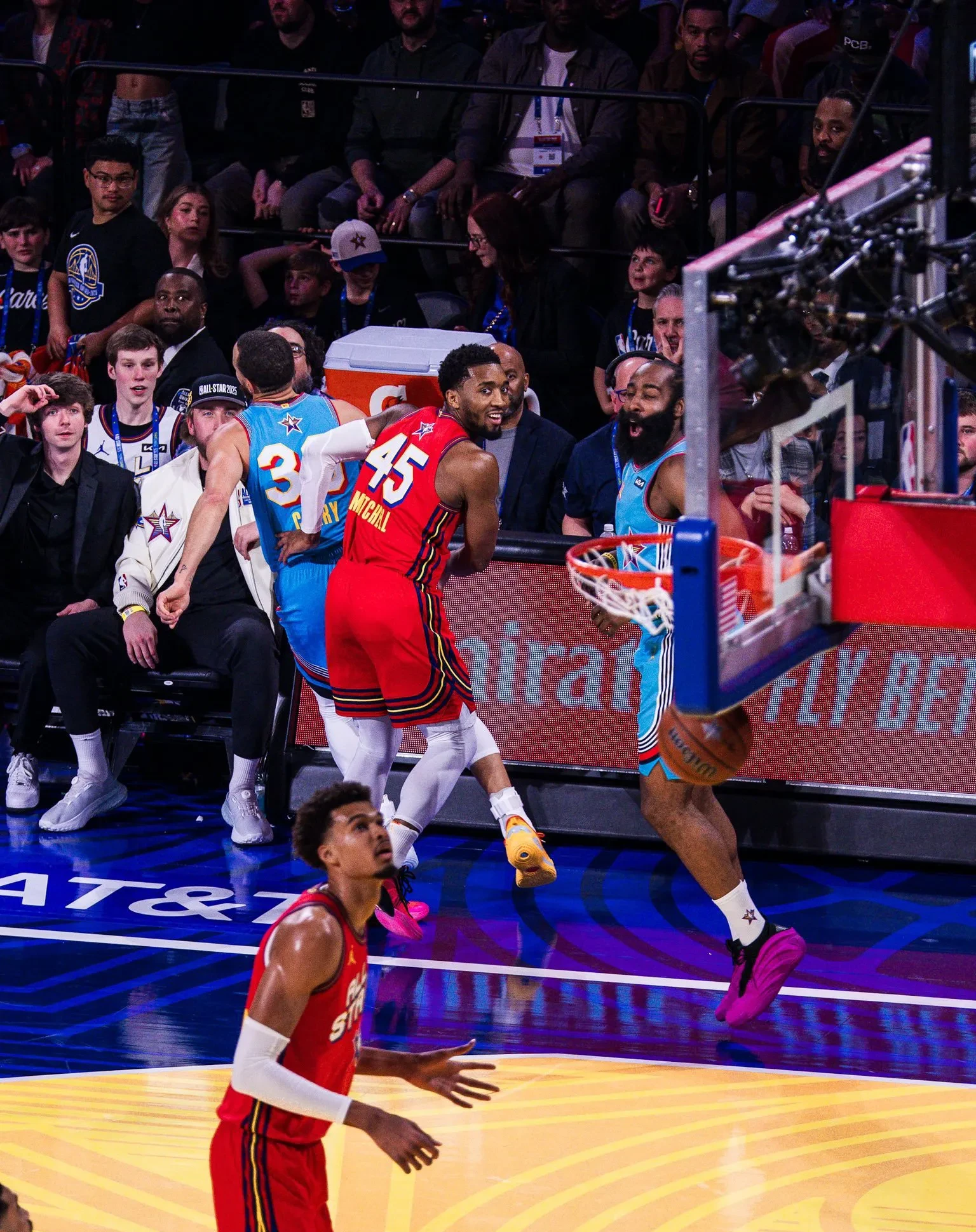 福建队绝杀山西队，哈登点燃赛场