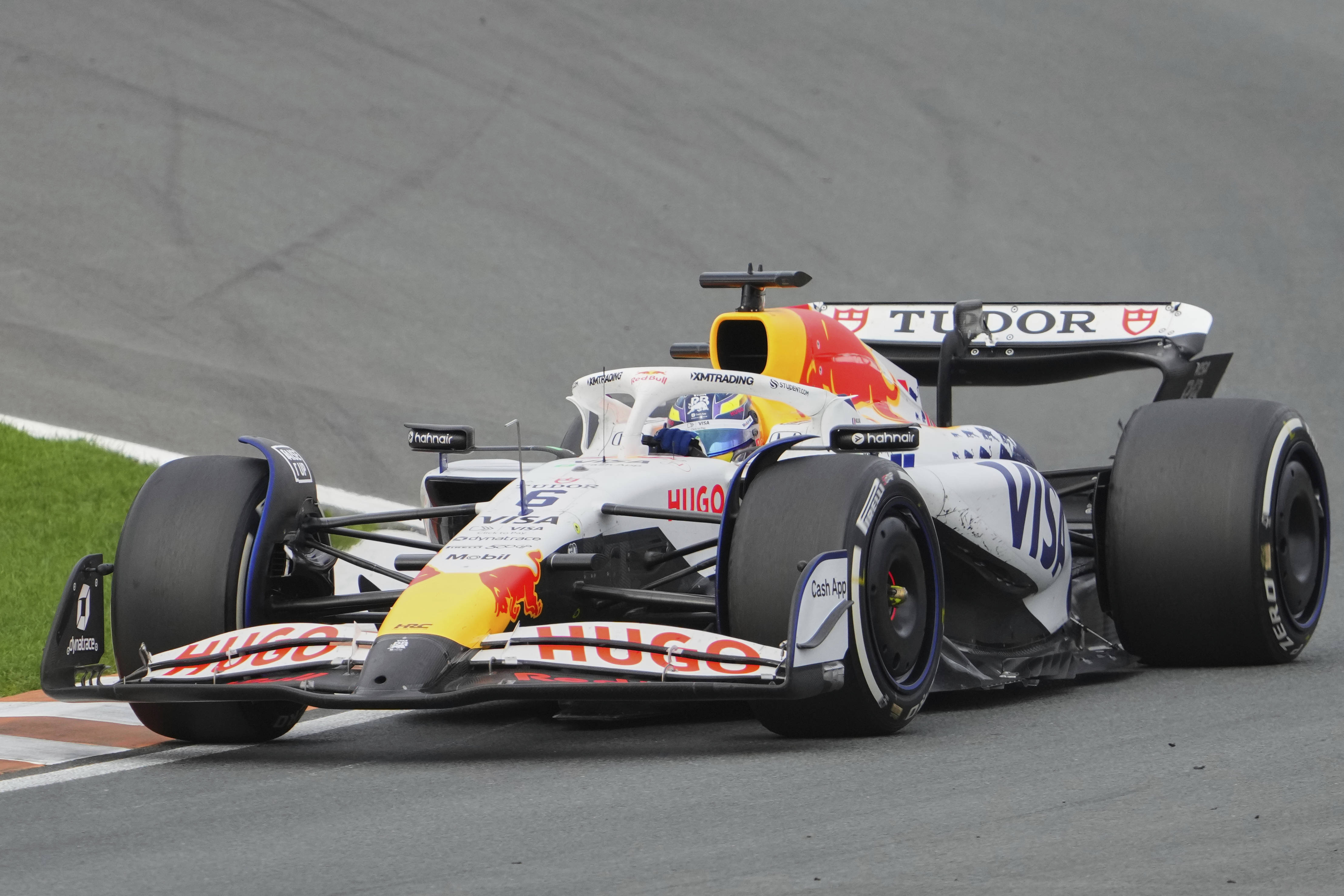 雷速APP-迈凯伦鏖战威廉姆斯，皮亚斯特里惊艳四座