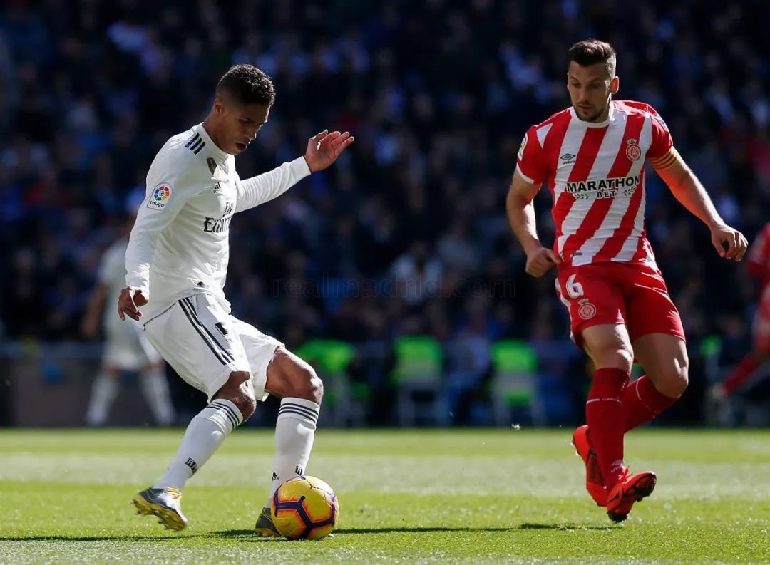 马赛逆转法国，库尔图瓦刷新纪录