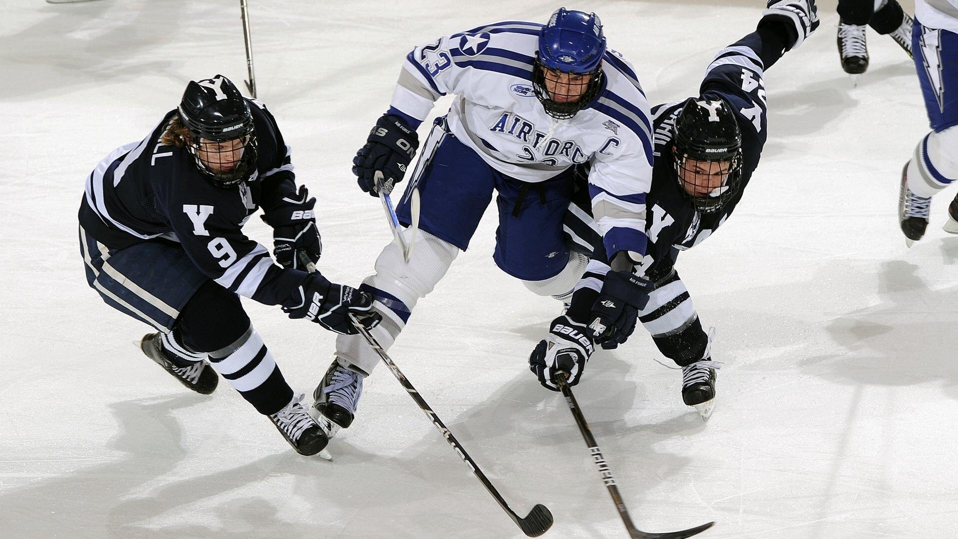 赛道与球场,当巴雷拉在街道称王,丹麦在绿茵场横扫巴西
