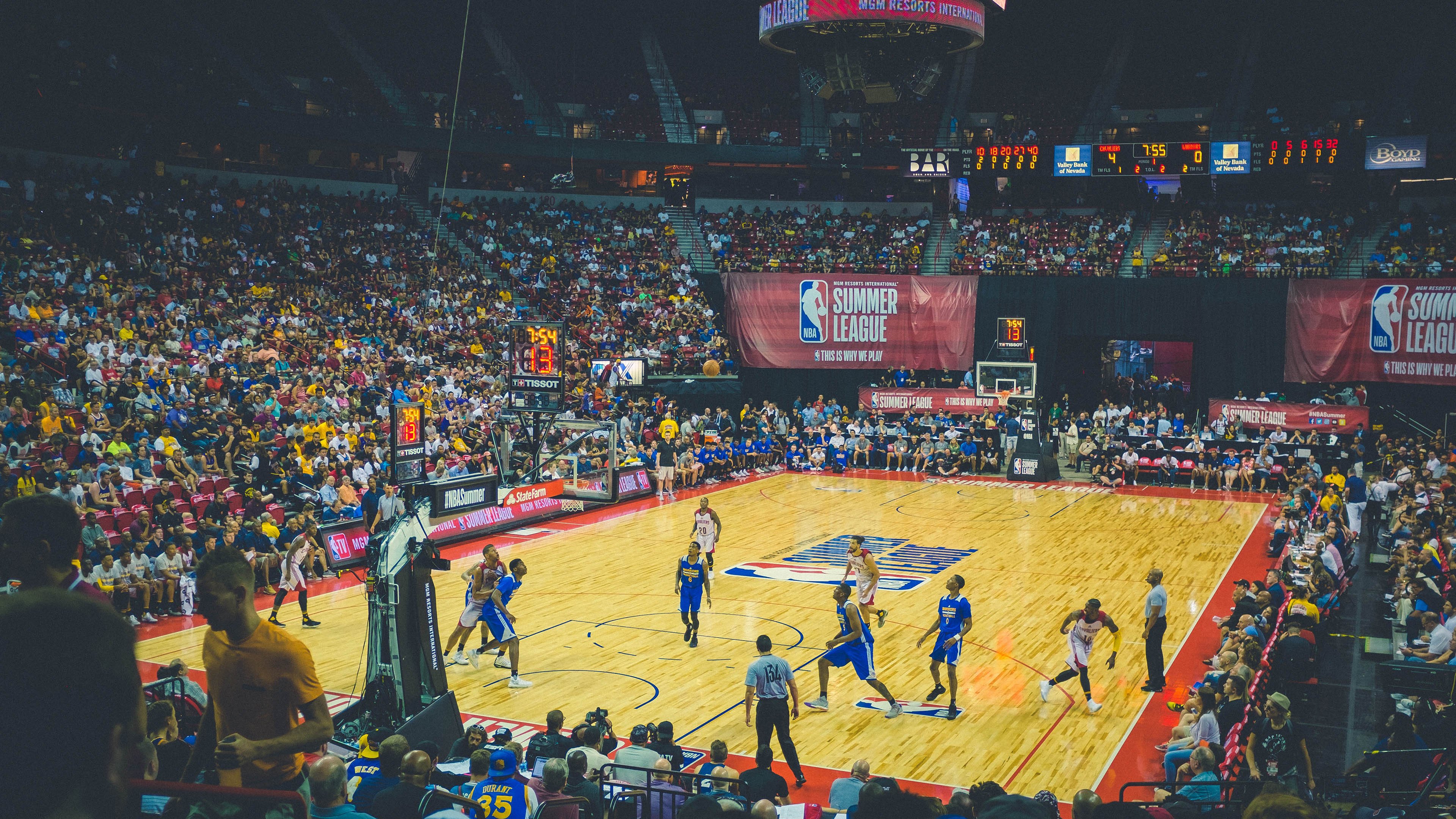 当传奇扛起旗帜,纳达尔独木擎天,拉沃尔杯横扫年终总决赛的背后